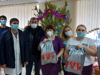 Юрий Ерофеев поздравил медицинский персонал ковидного госпиталя 